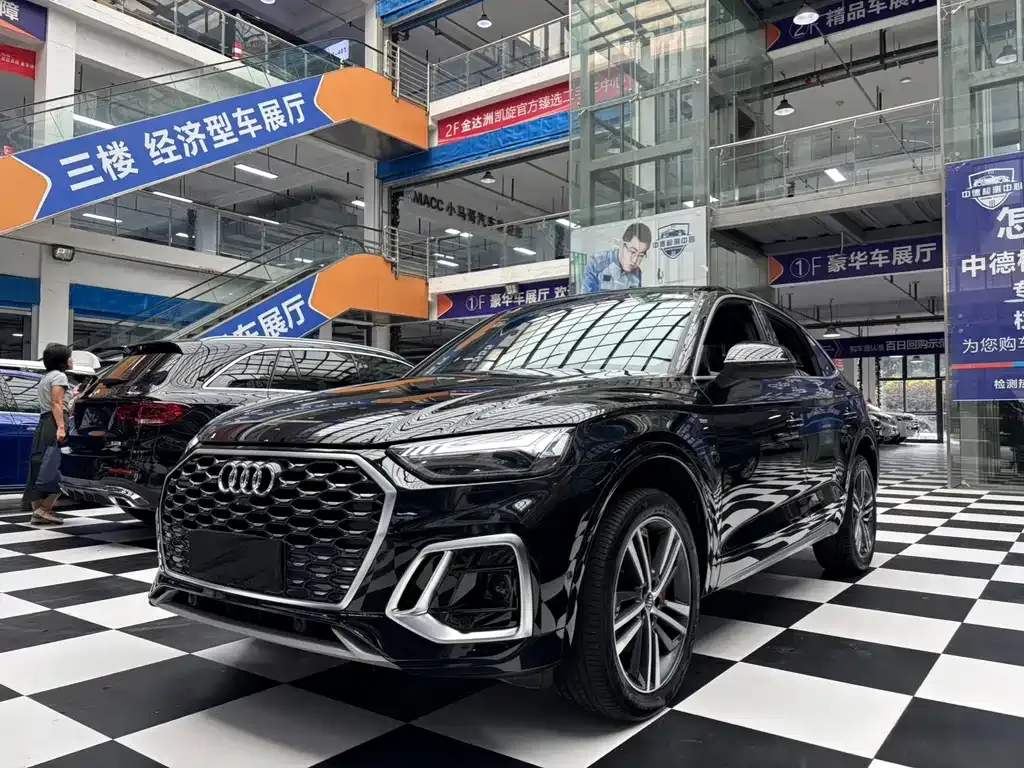 Audi Q5L Sportback — фото 2