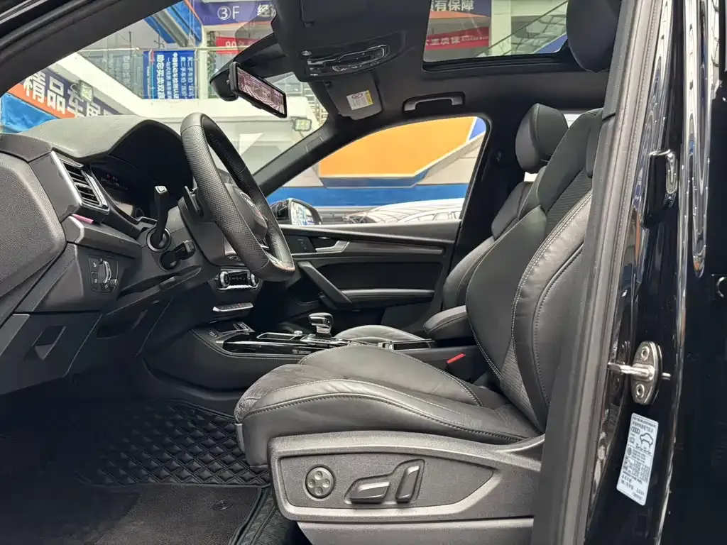 Audi Q5L Sportback — фото 4