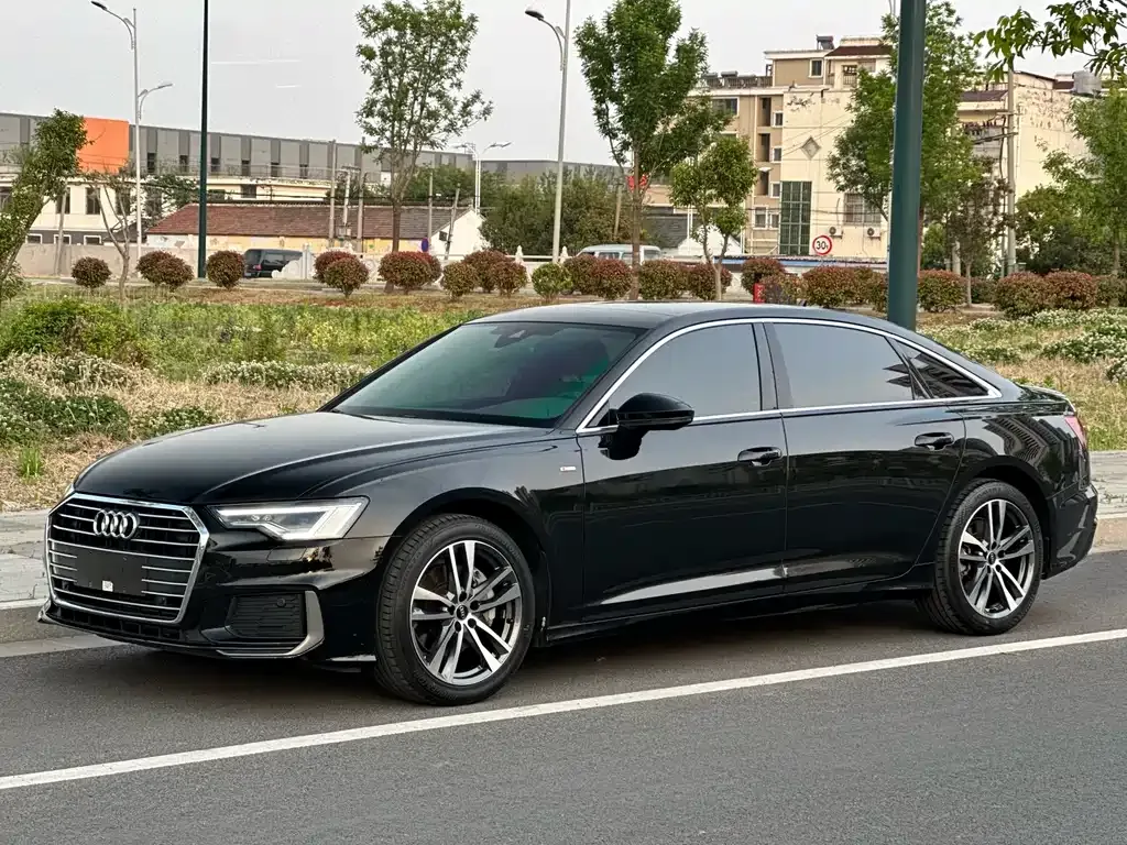 Audi A6L — фото 1