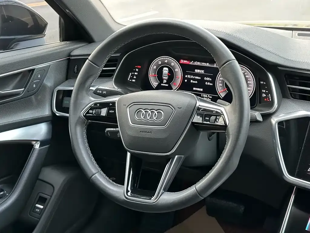 Audi A6L — фото 8