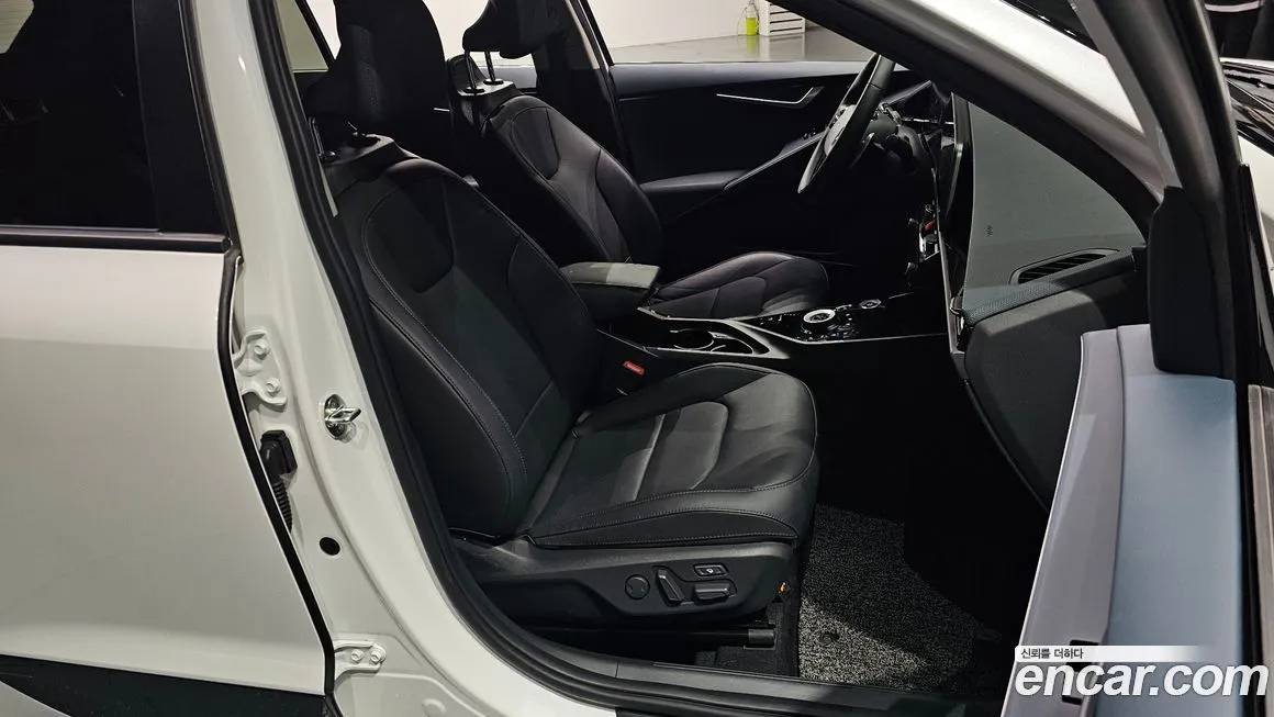 Kia Niro — фото 10