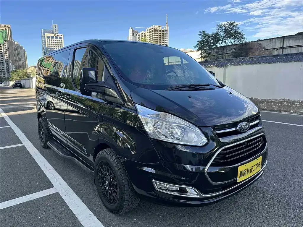 Ford Tourneo — фото 3