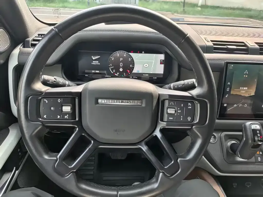 Land Rover Defender — фото 10