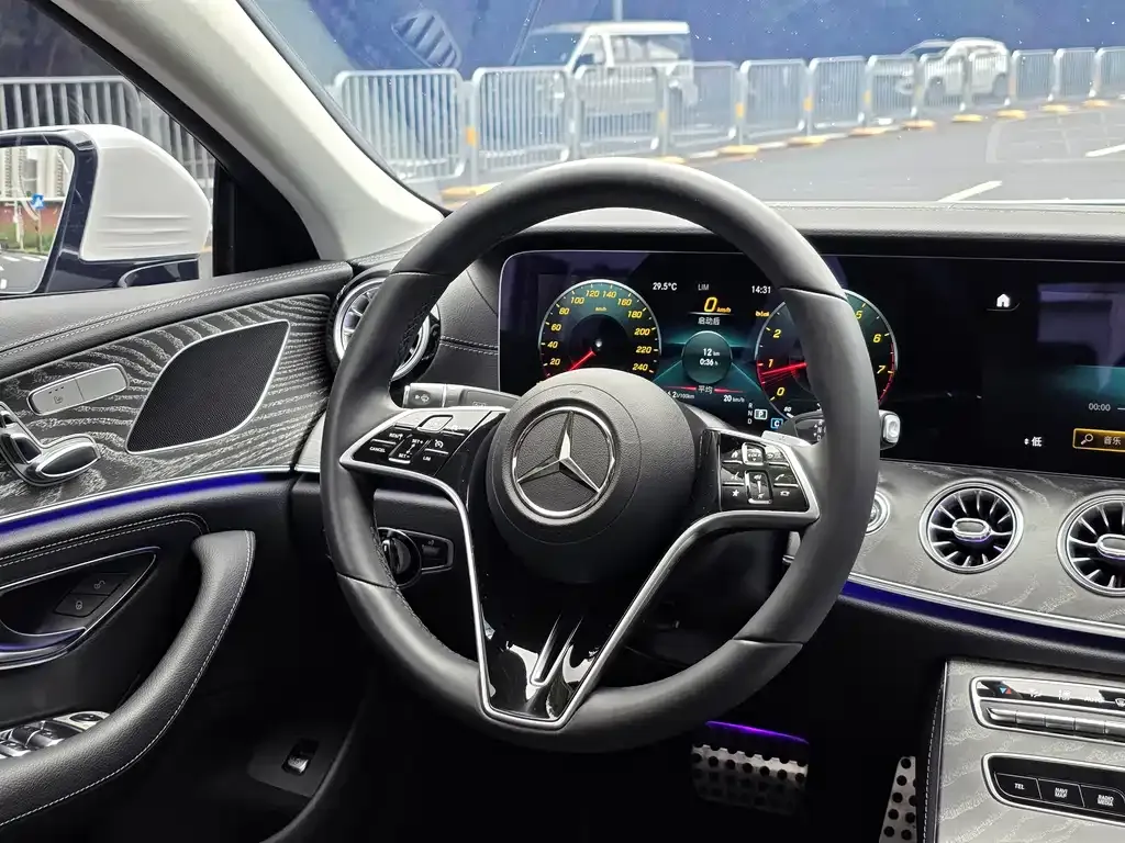 Mercedes-Benz CLS — фото 7