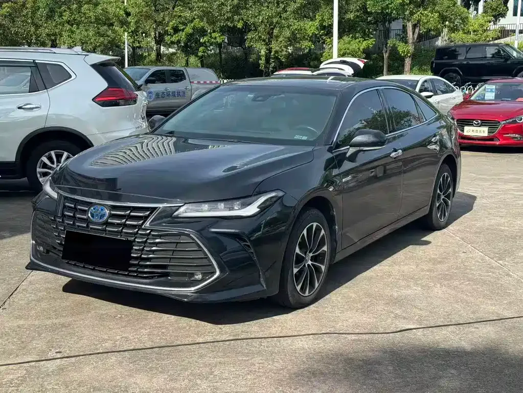 Toyota Avalon — фото 1