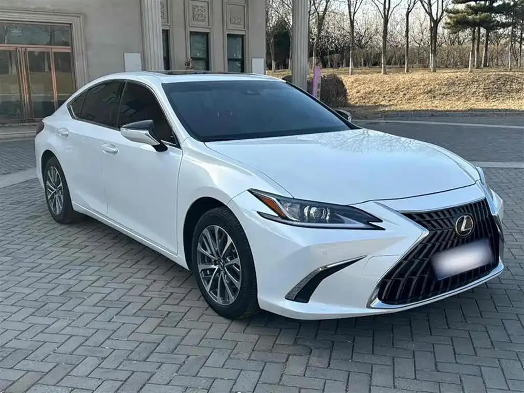 Lexus ES — фото 5