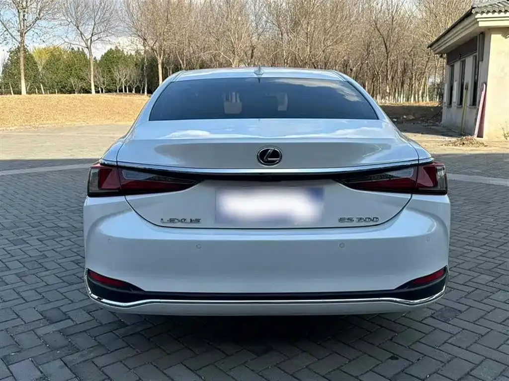 Lexus ES — фото 9