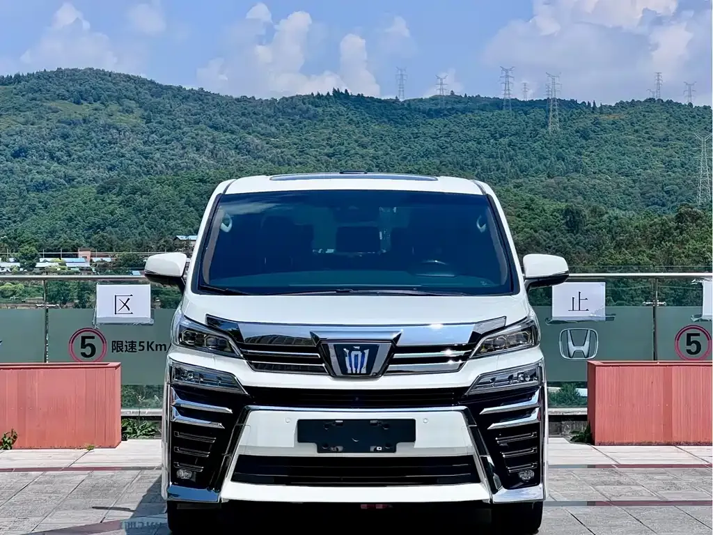 Toyota Vellfire — фото 2