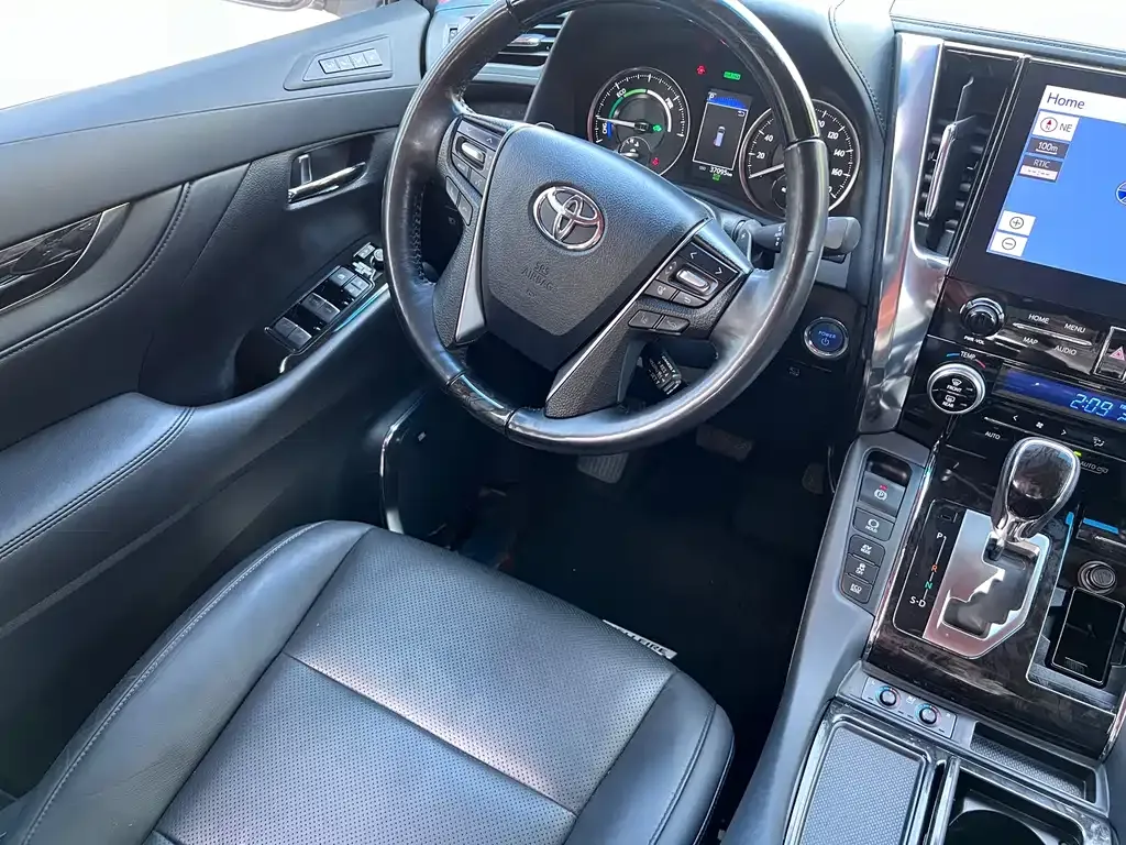 Toyota Vellfire — фото 5