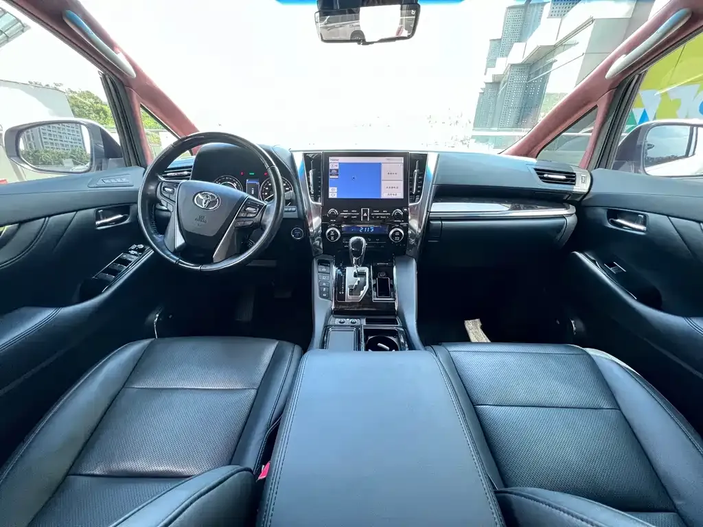 Toyota Vellfire — фото 7