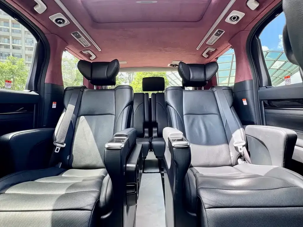 Toyota Vellfire — фото 9