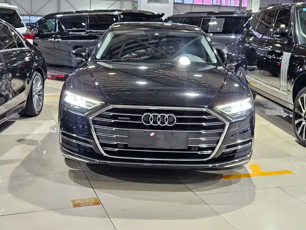 Audi A8 — фото 2