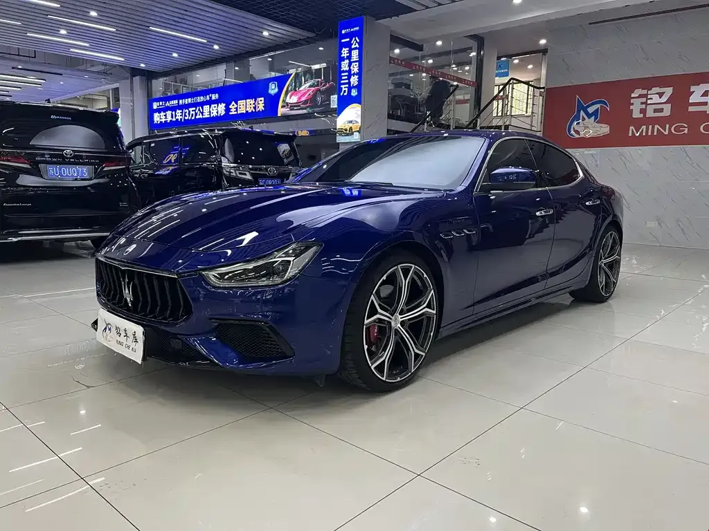 Maserati Ghibli — фото 1