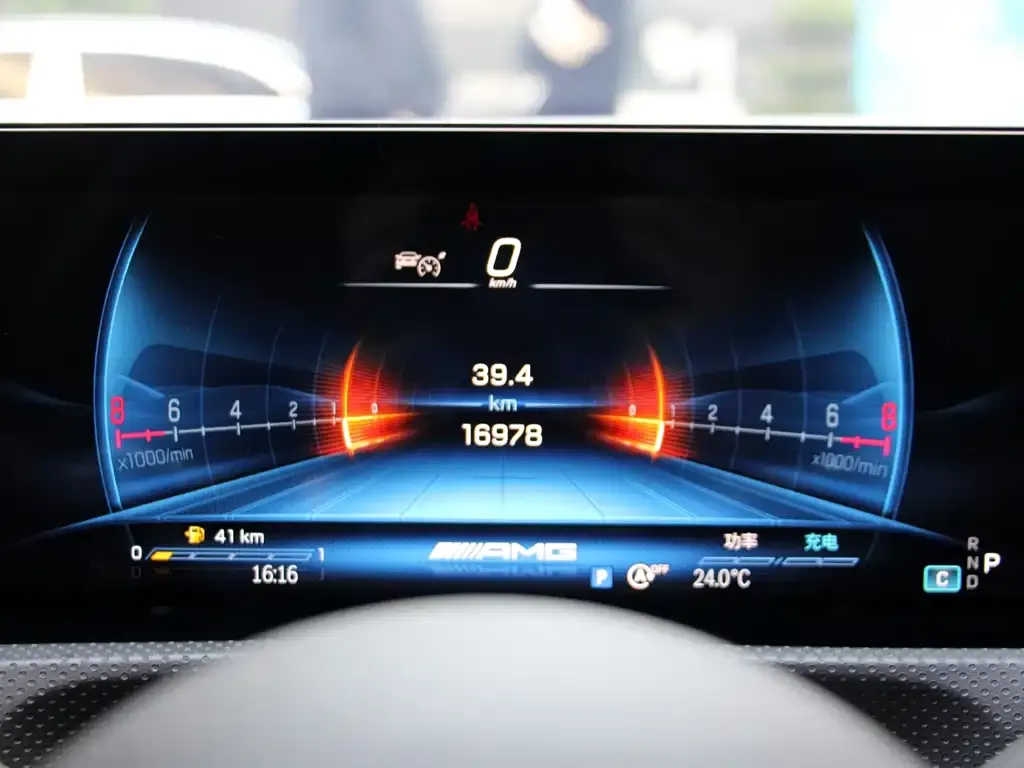 Mercedes-Benz CLA AMG — фото 8