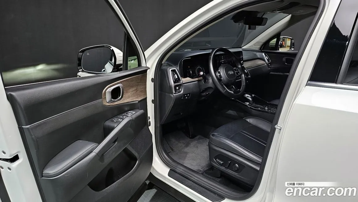 Kia Sorento — фото 10
