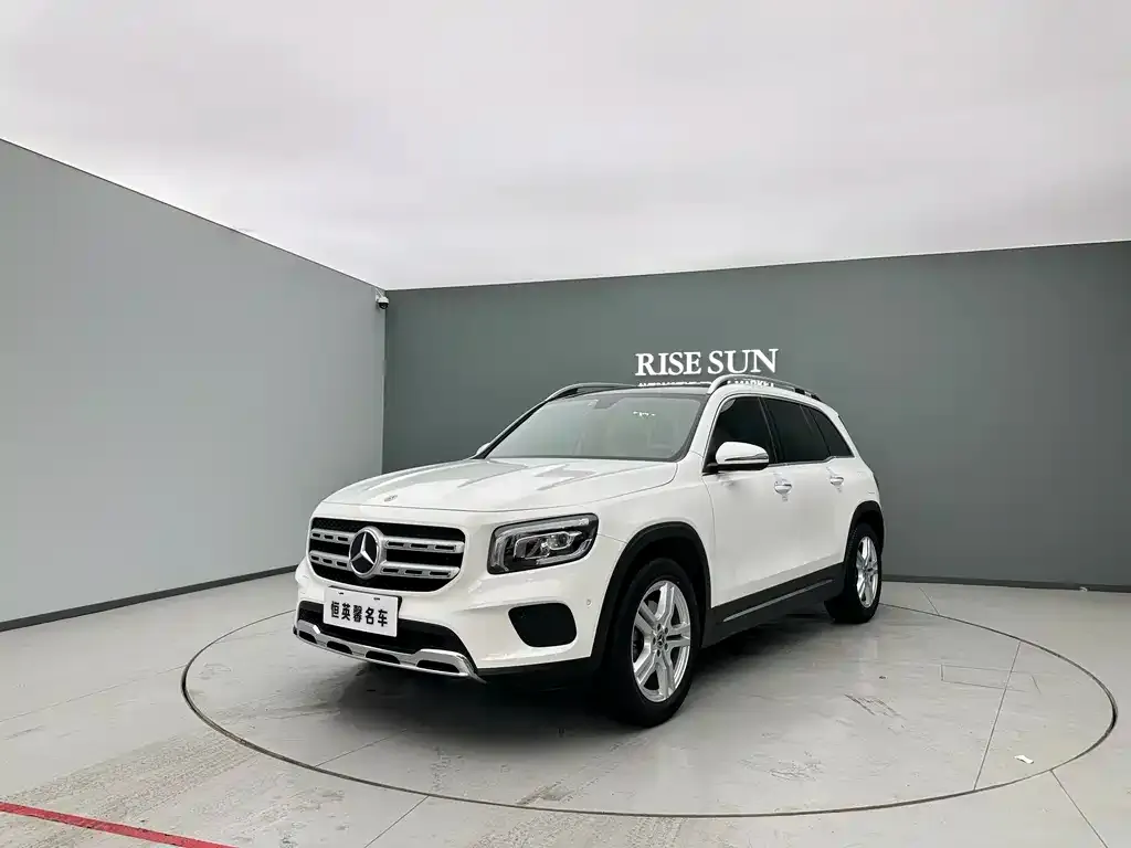 Mercedes-Benz GLB — фото 1