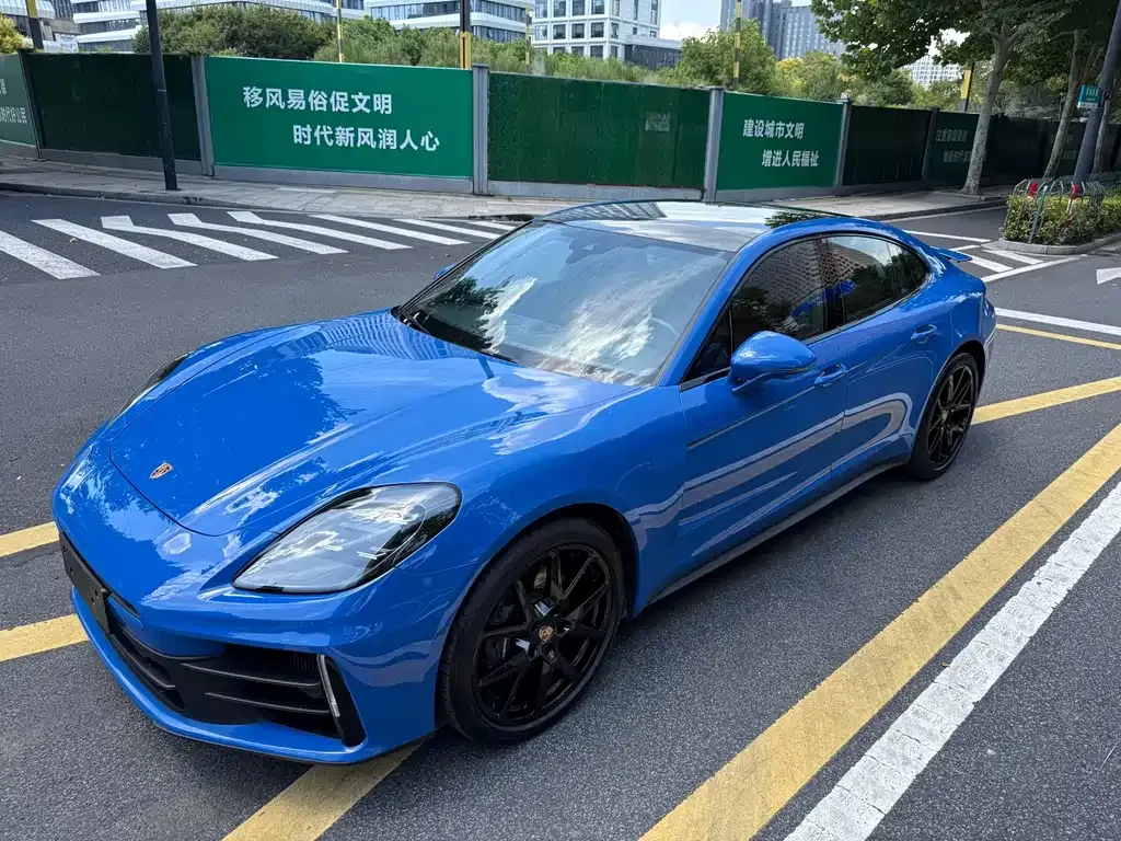 Porsche Panamera — фото 1