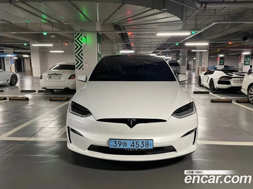 Tesla Model X — фото 1