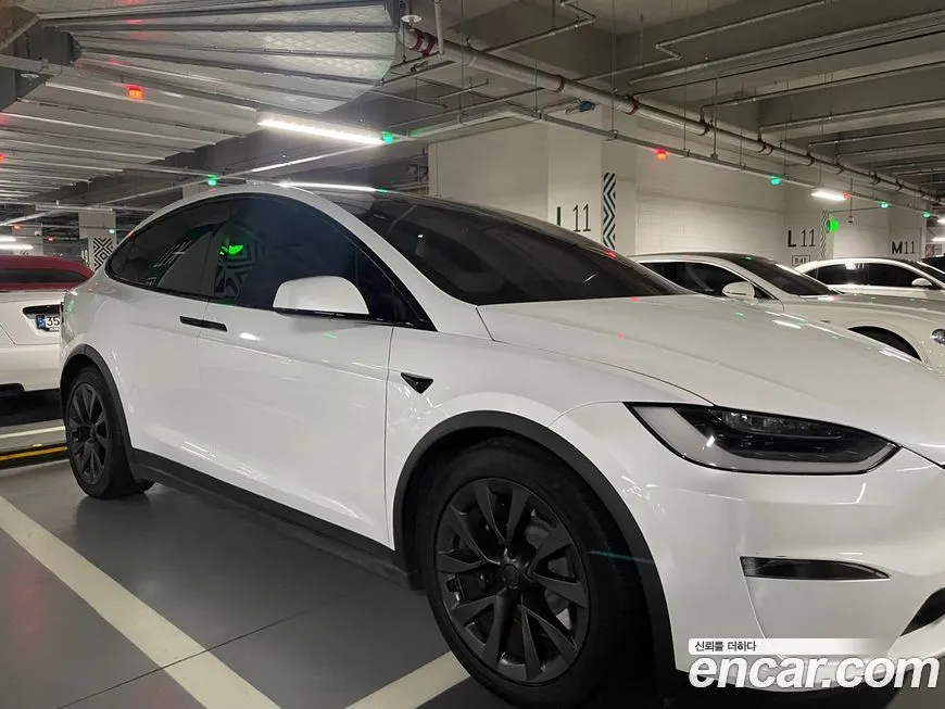 Tesla Model X — фото 2