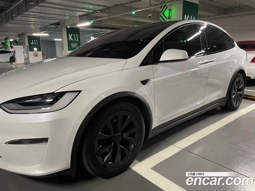 Tesla Model X — фото 3