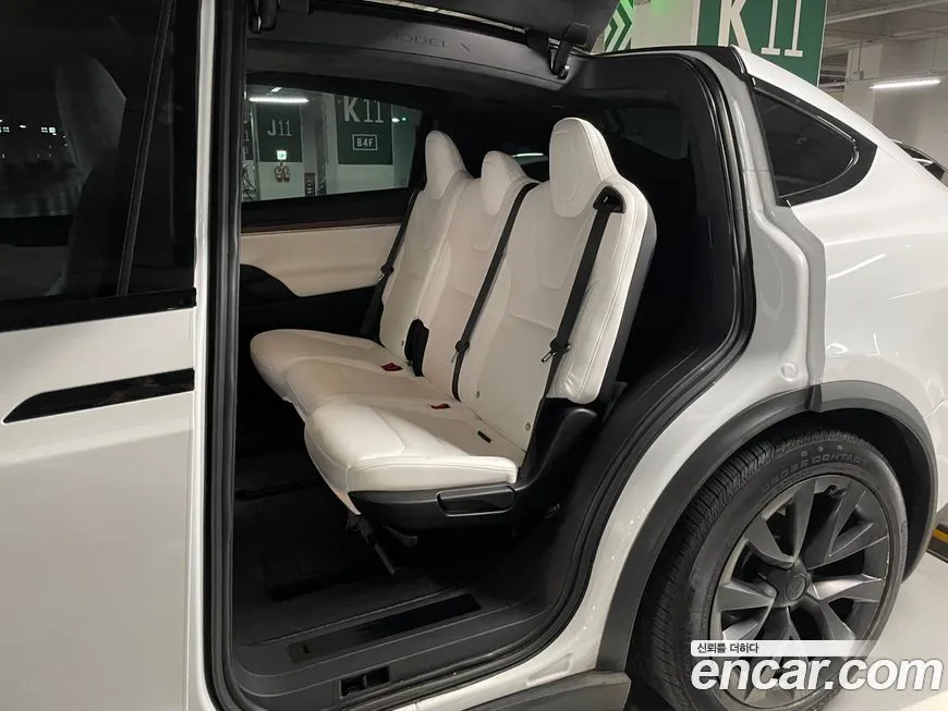 Tesla Model X — фото 9