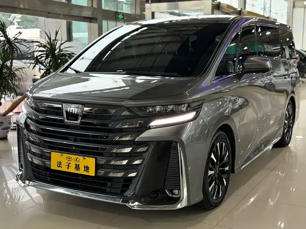 Toyota Vellfire — фото 4