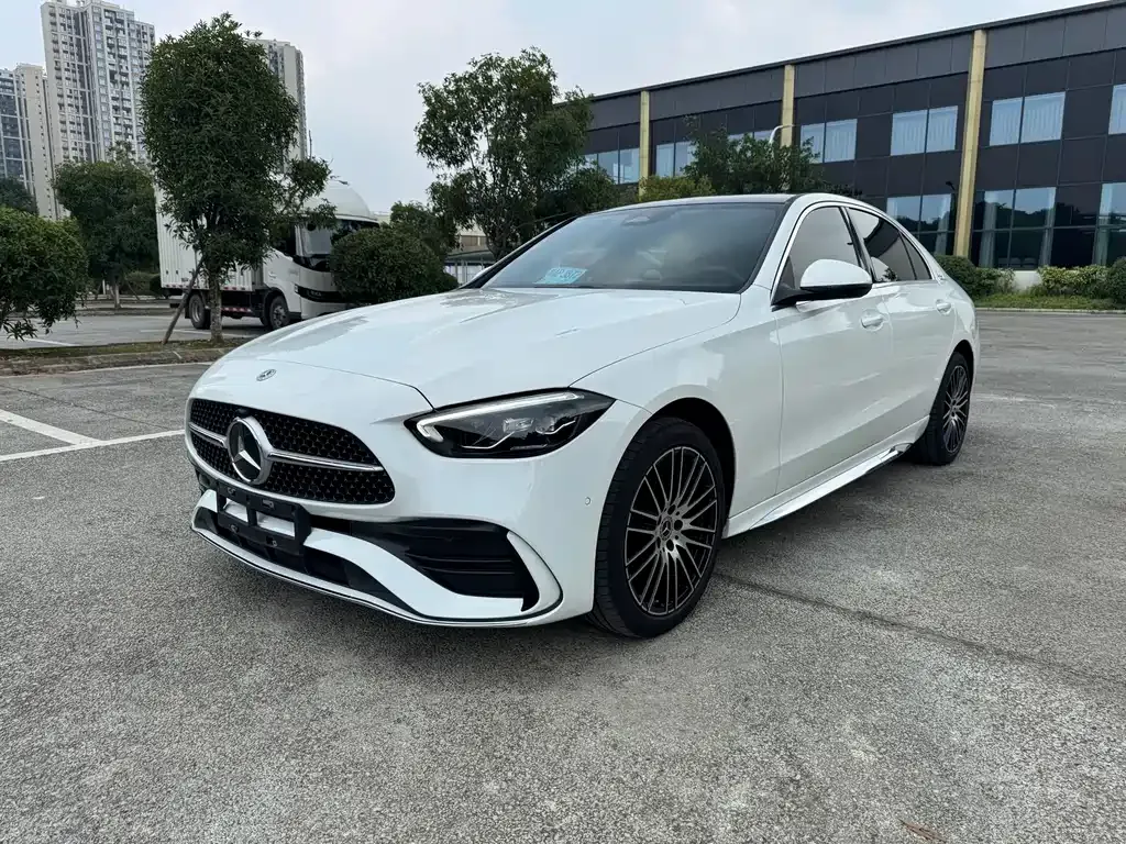 Mercedes-Benz C-Class — фото 1