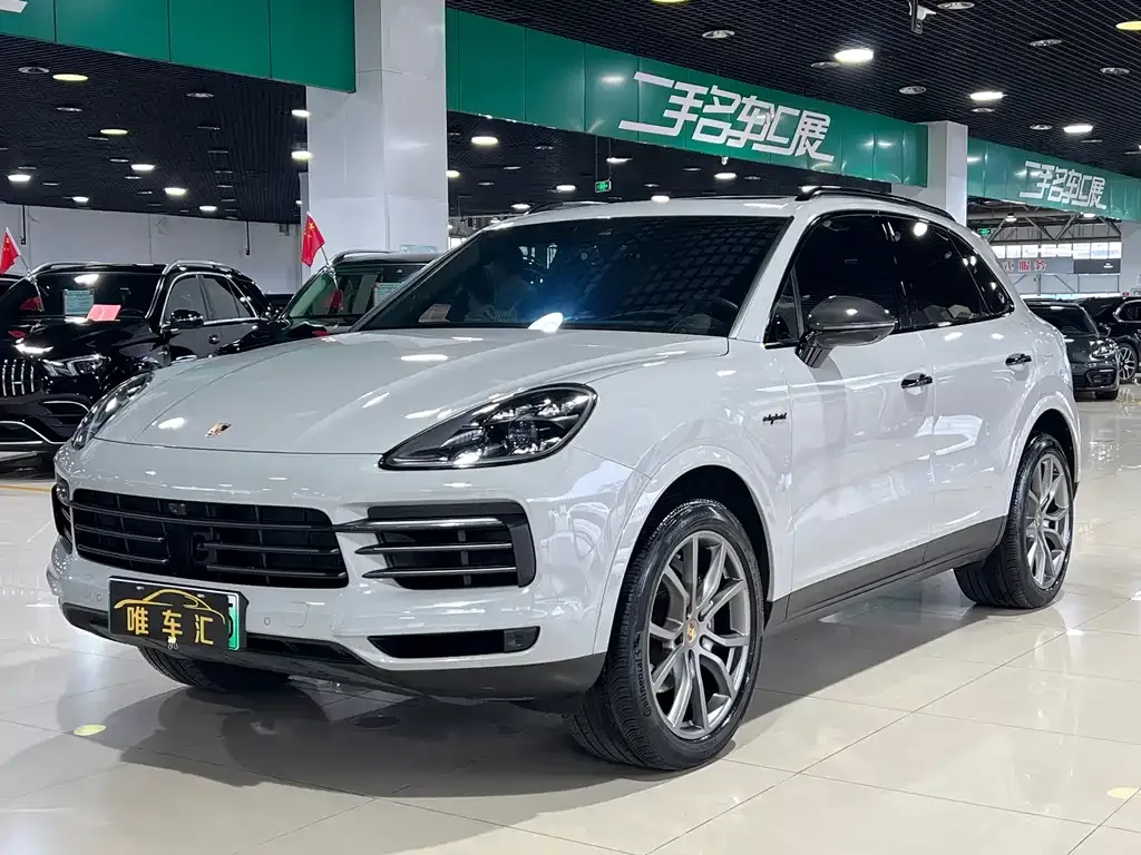 Porsche Cayenne Hybrid — фото 1
