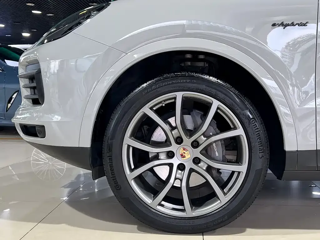Porsche Cayenne Hybrid — фото 10