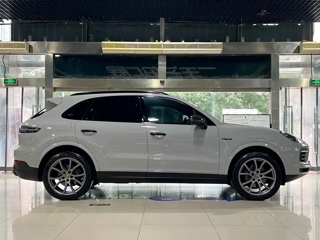Porsche Cayenne Hybrid — фото 7