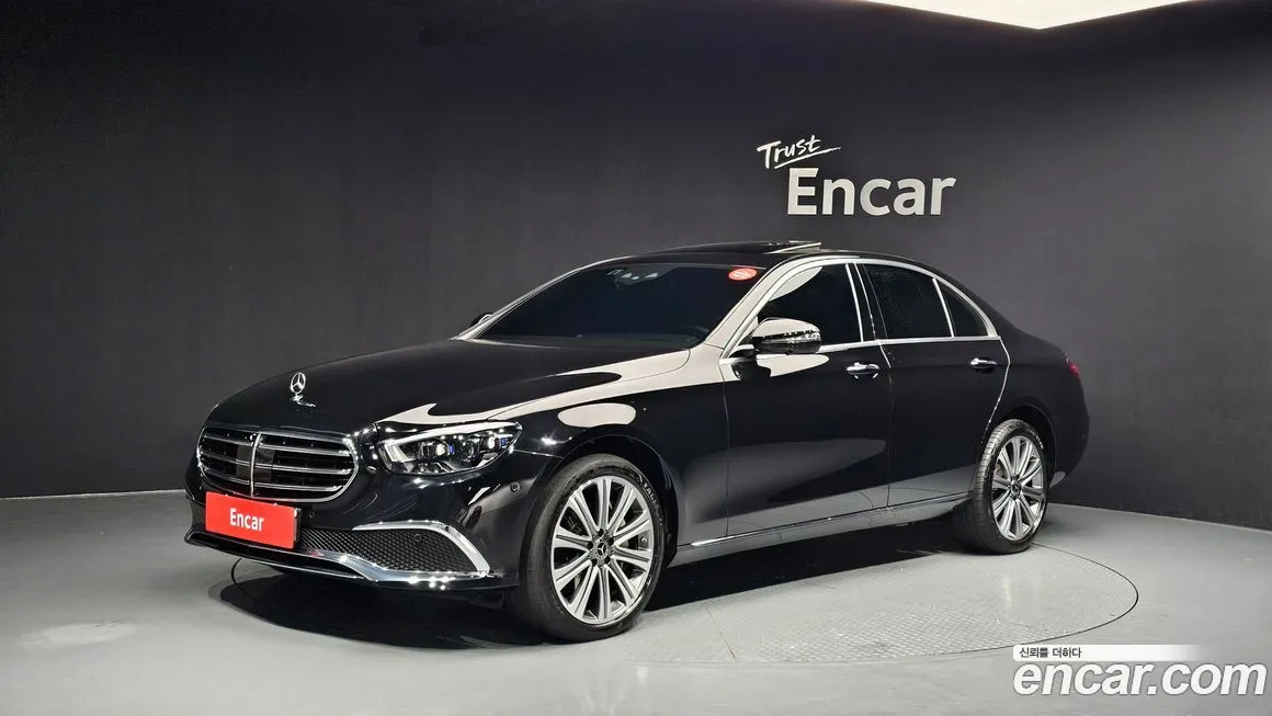 Mercedes-Benz E-Class — фото 1