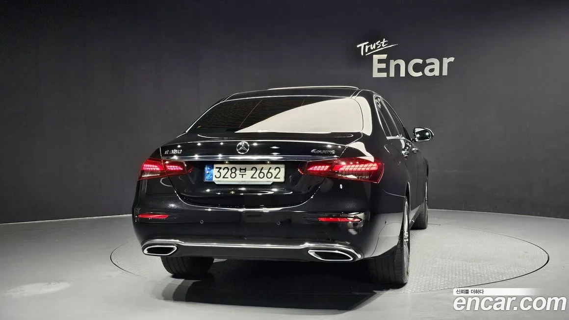 Mercedes-Benz E-Class — фото 4