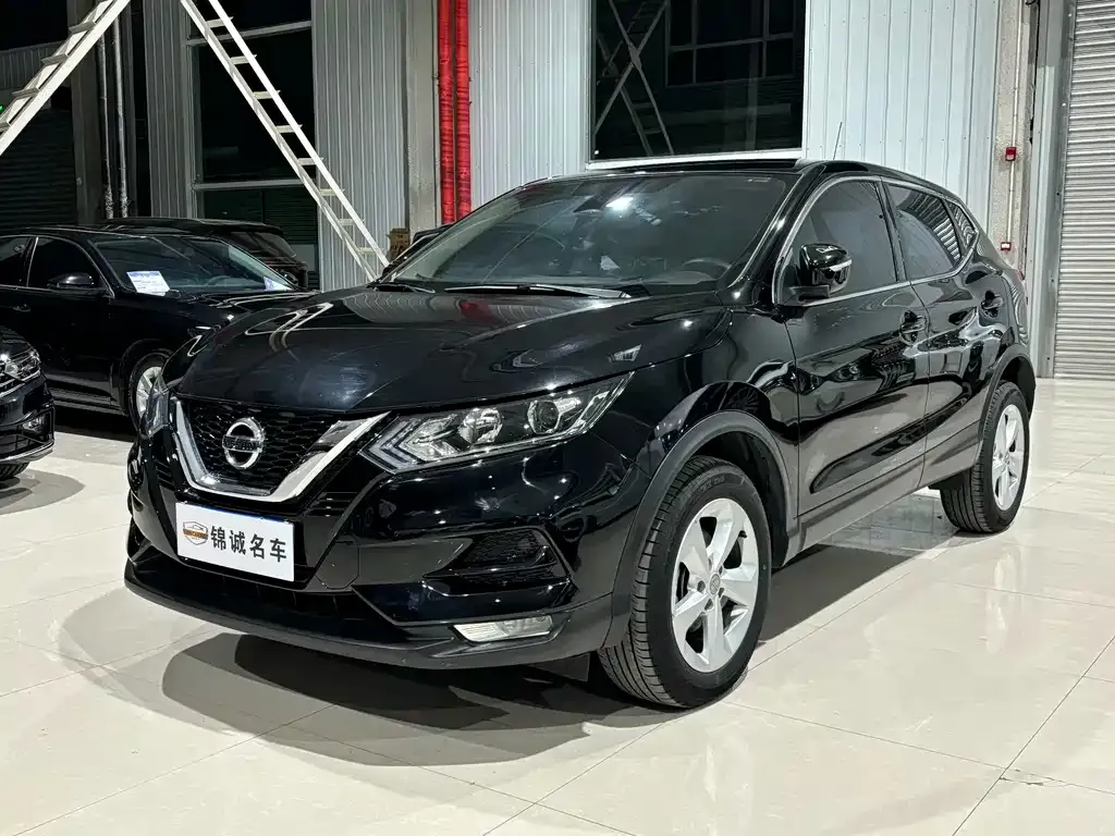 Nissan Qashqai — фото 1