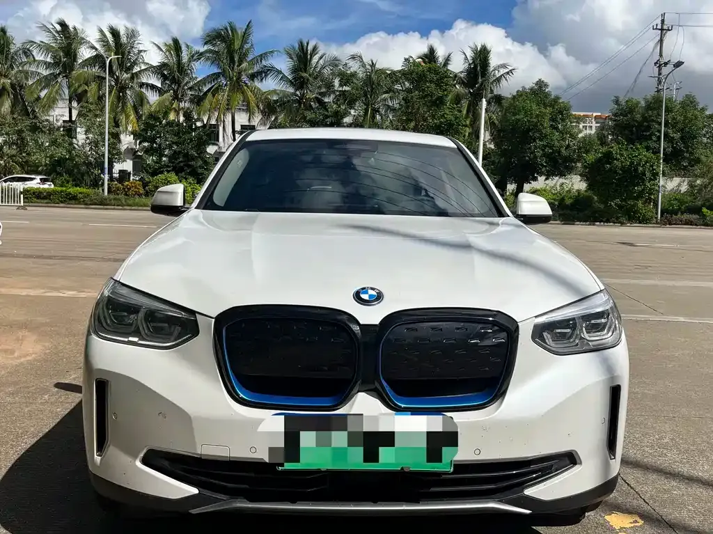 BMW iX3 — фото 2