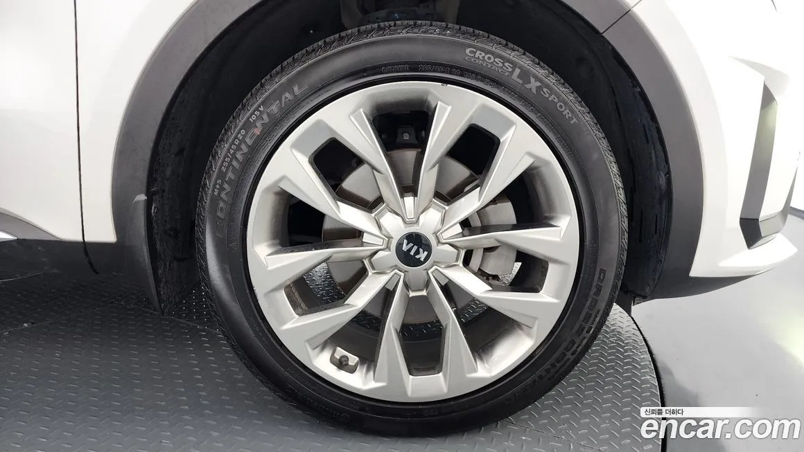 Kia Sorento — фото 5
