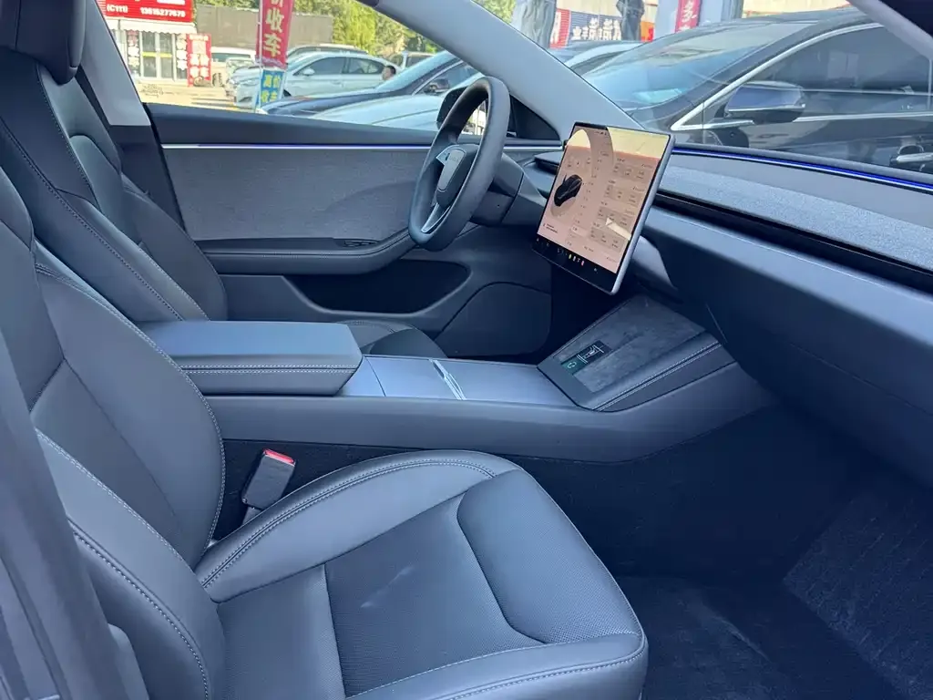 Tesla Model 3 — фото 5