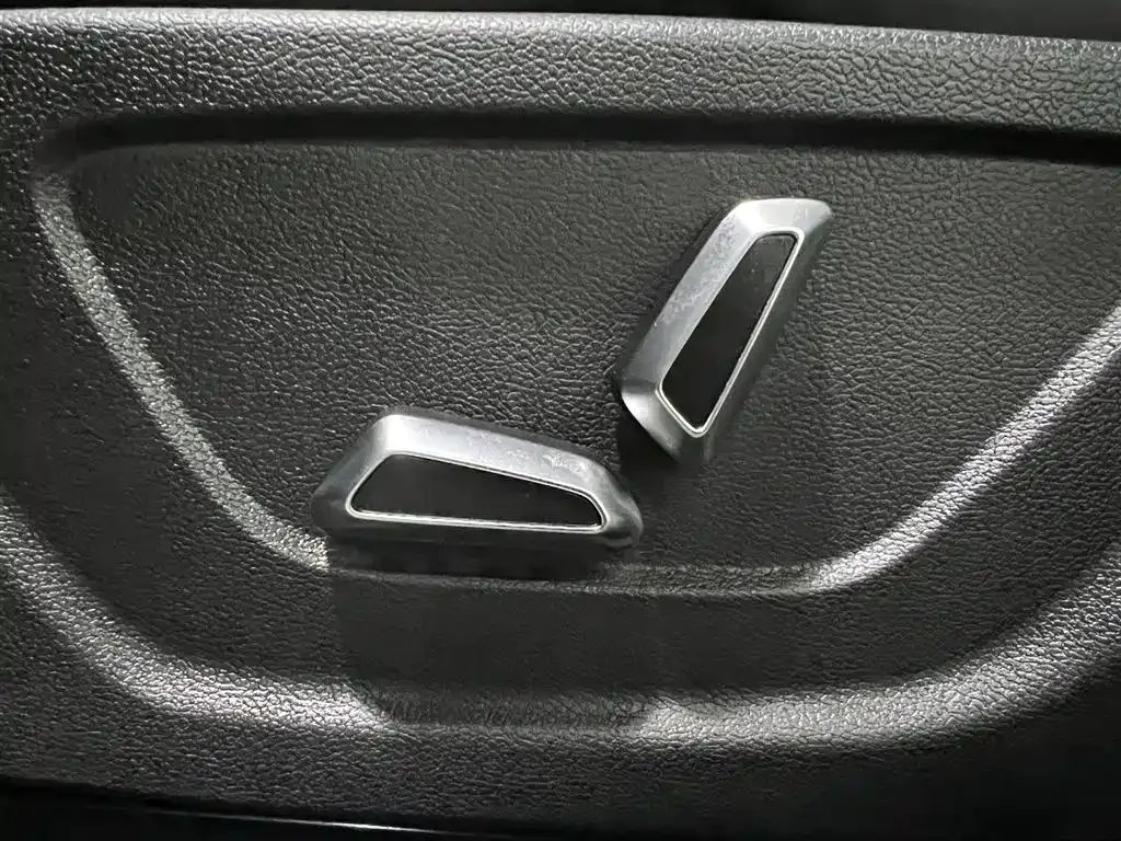 Geely Binyue — фото 10