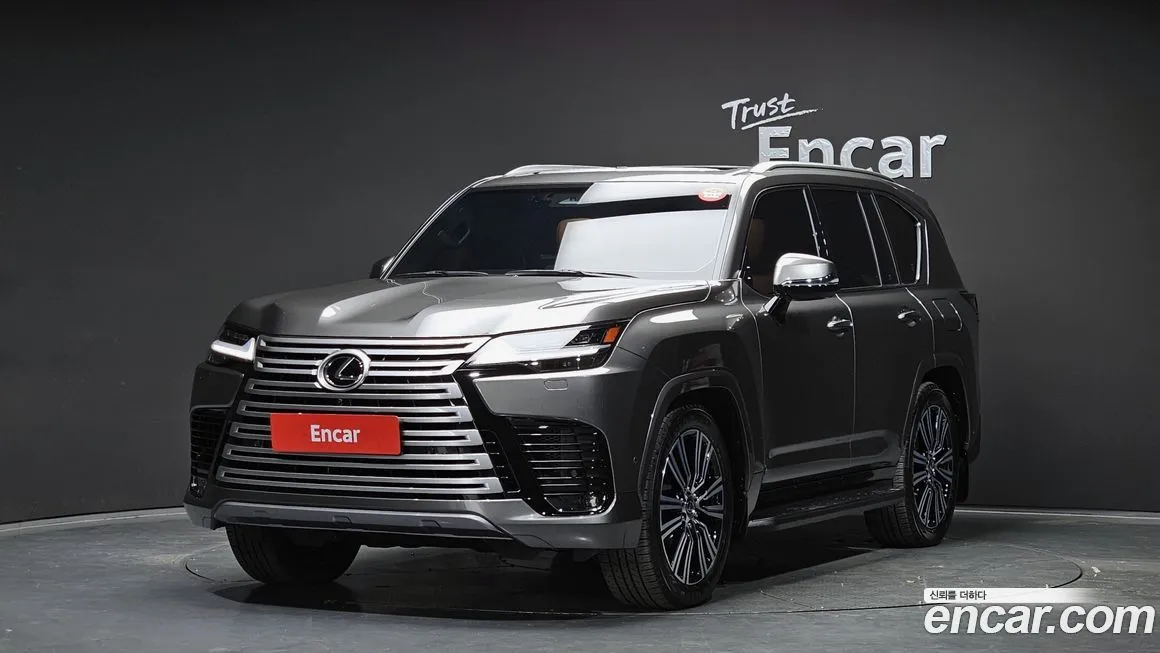 Lexus LX — фото 1