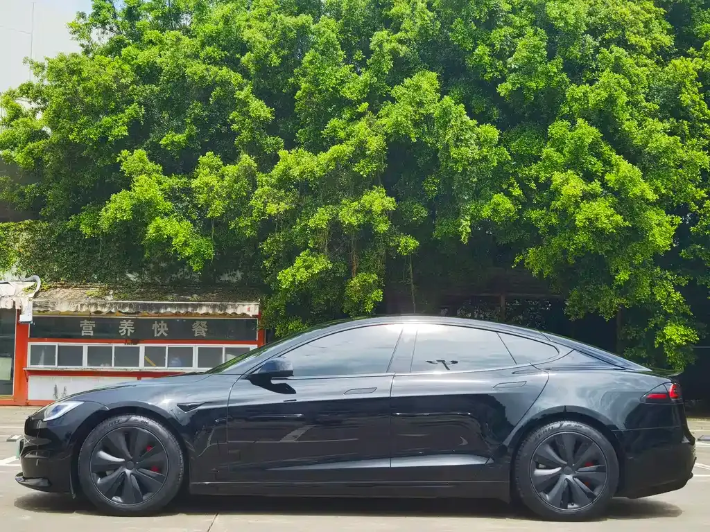 Tesla Model S — фото 4