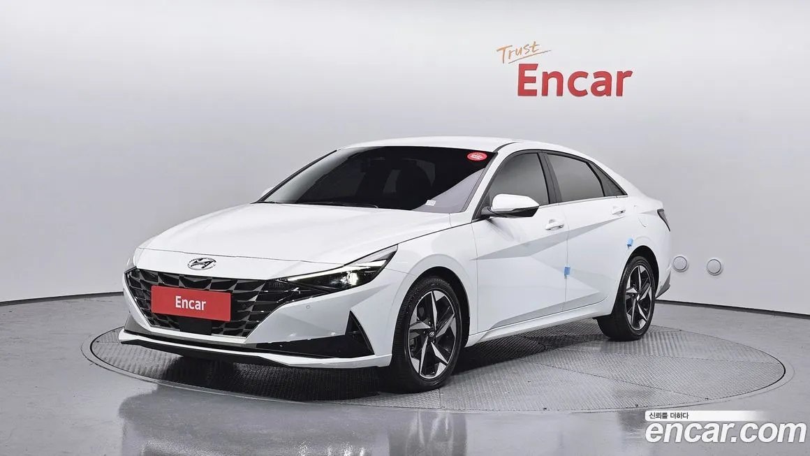 Hyundai AVANTE — фото 1