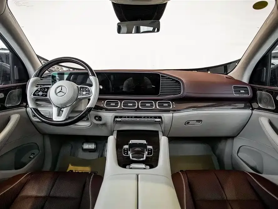 Mercedes-Benz GLS — фото 6