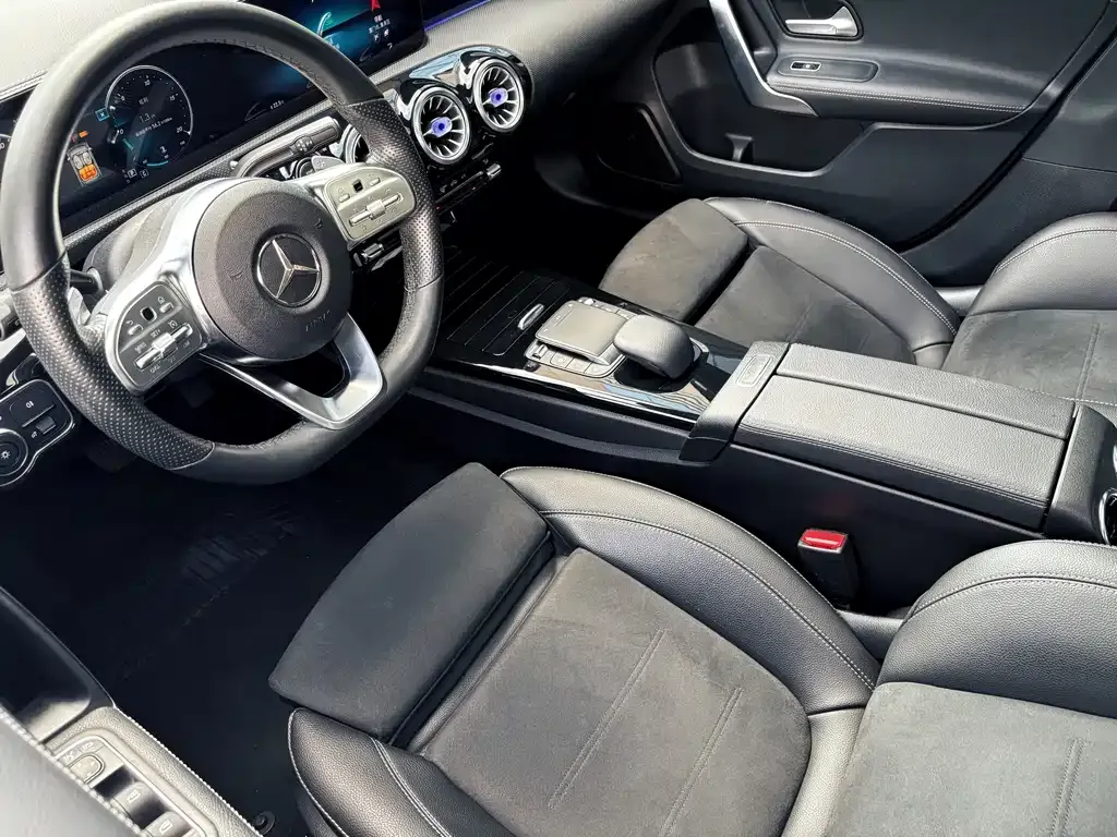 Mercedes-Benz A-Class — фото 10