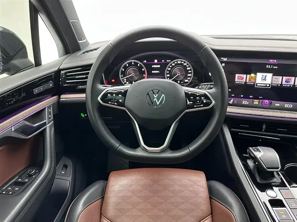 Volkswagen Touareg — фото 10