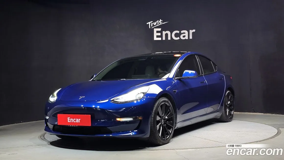 Tesla Model 3 — фото 1