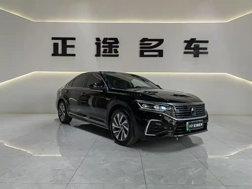 Volkswagen Passat New Energy — фото 5