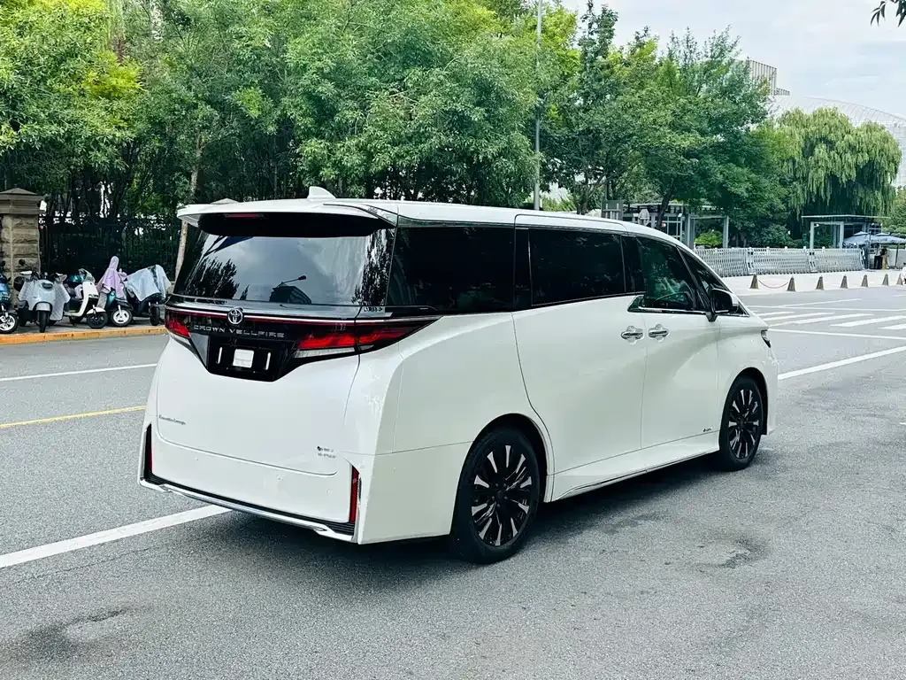 Toyota Vellfire — фото 4