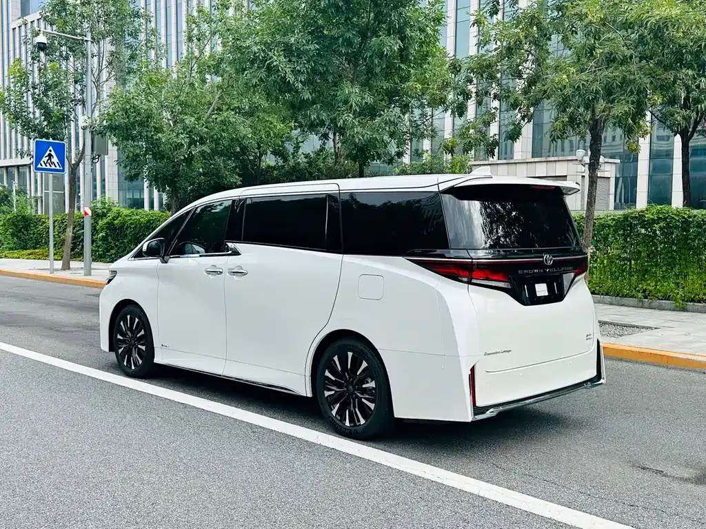 Toyota Vellfire — фото 6