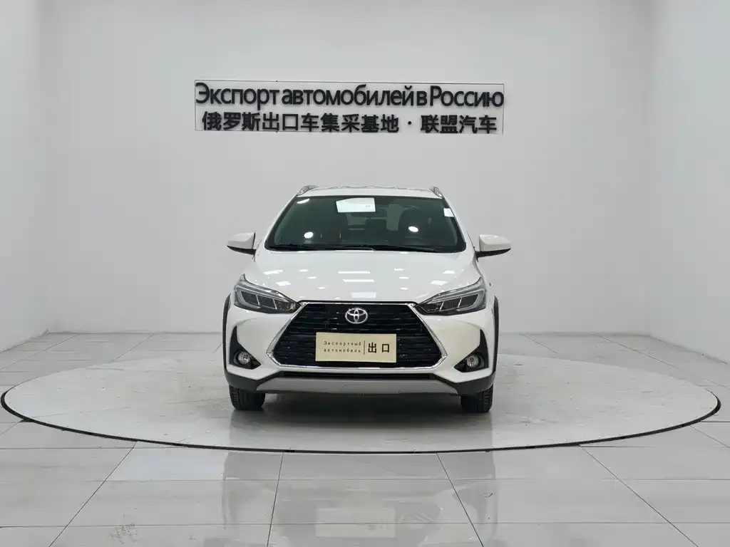 Toyota Yaris L — фото 2