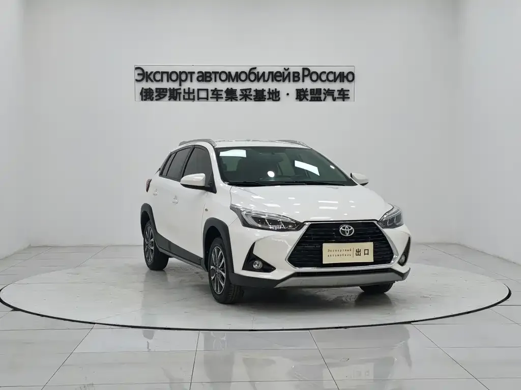 Toyota Yaris L — фото 3