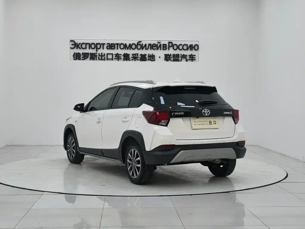 Toyota Yaris L — фото 4